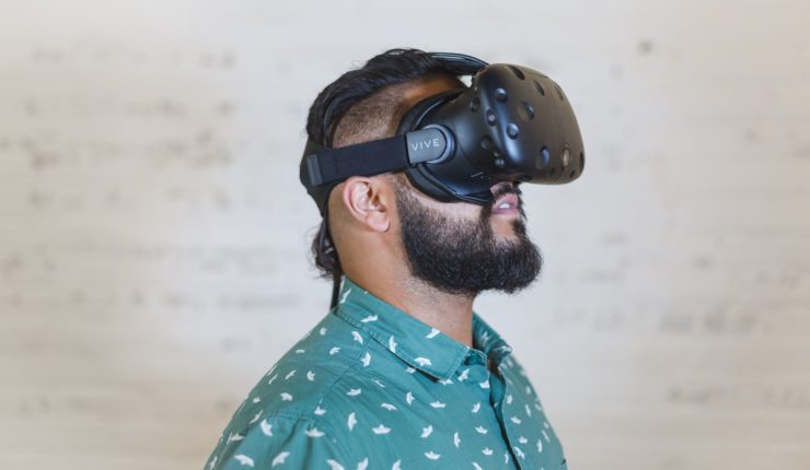 Man wearing vr goggles