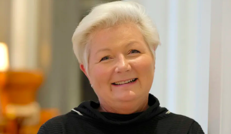 Julie Snell