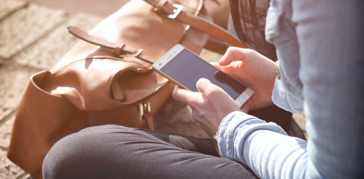 woman hold phone