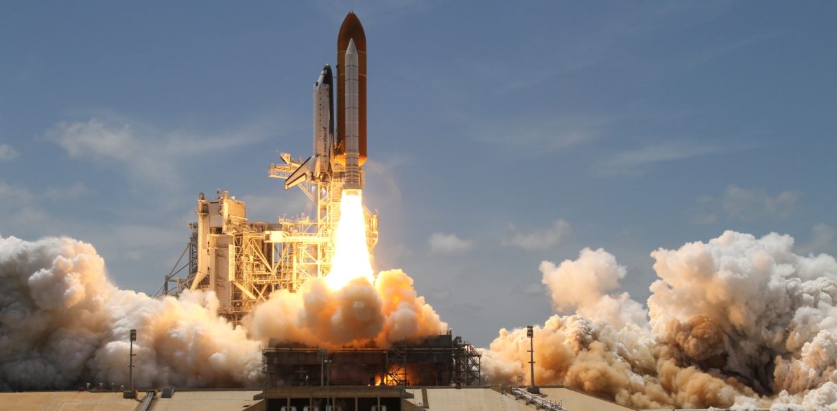 spaceship taking off