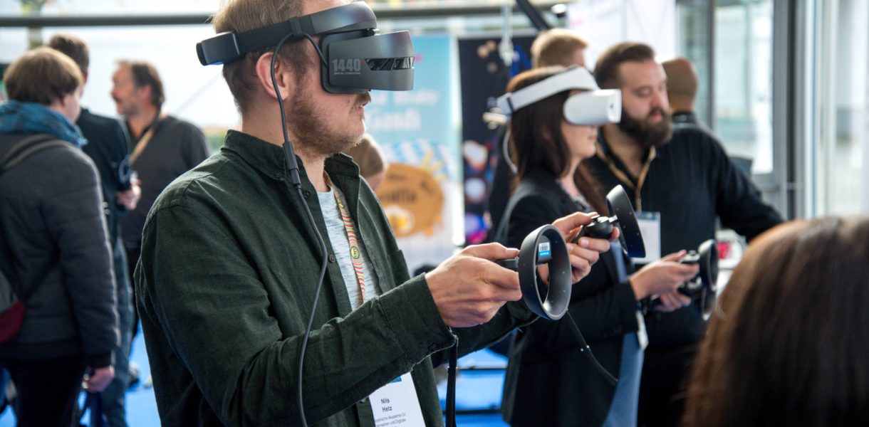 VR