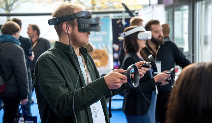 VR