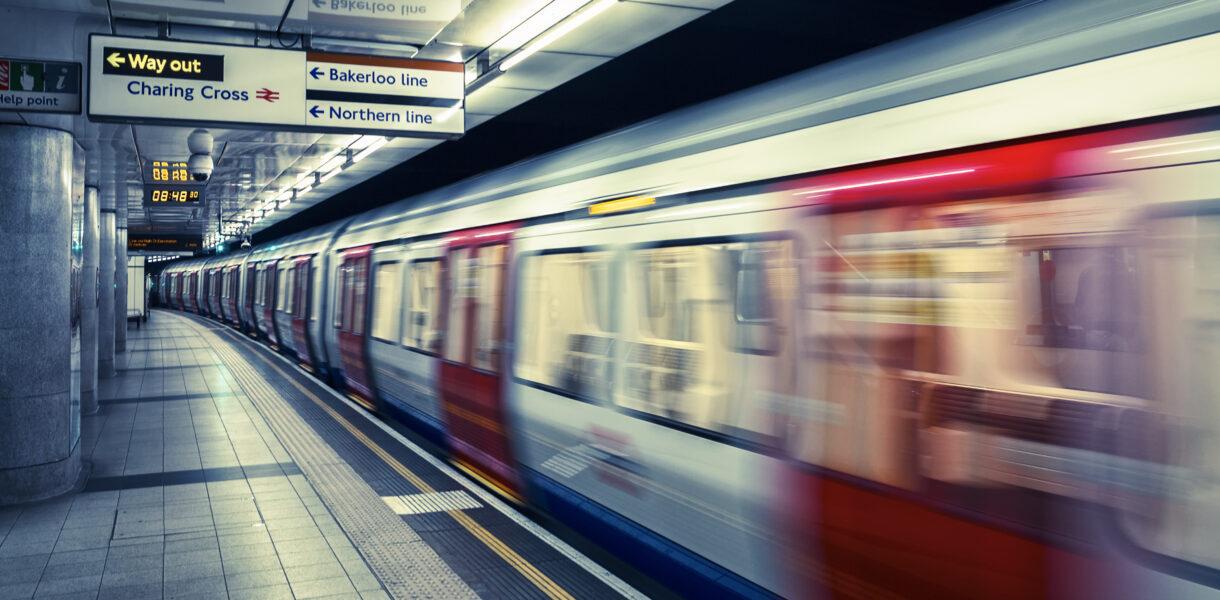London,,Uk,-april,19,,2015,:,A,Moving,Train,Arriving